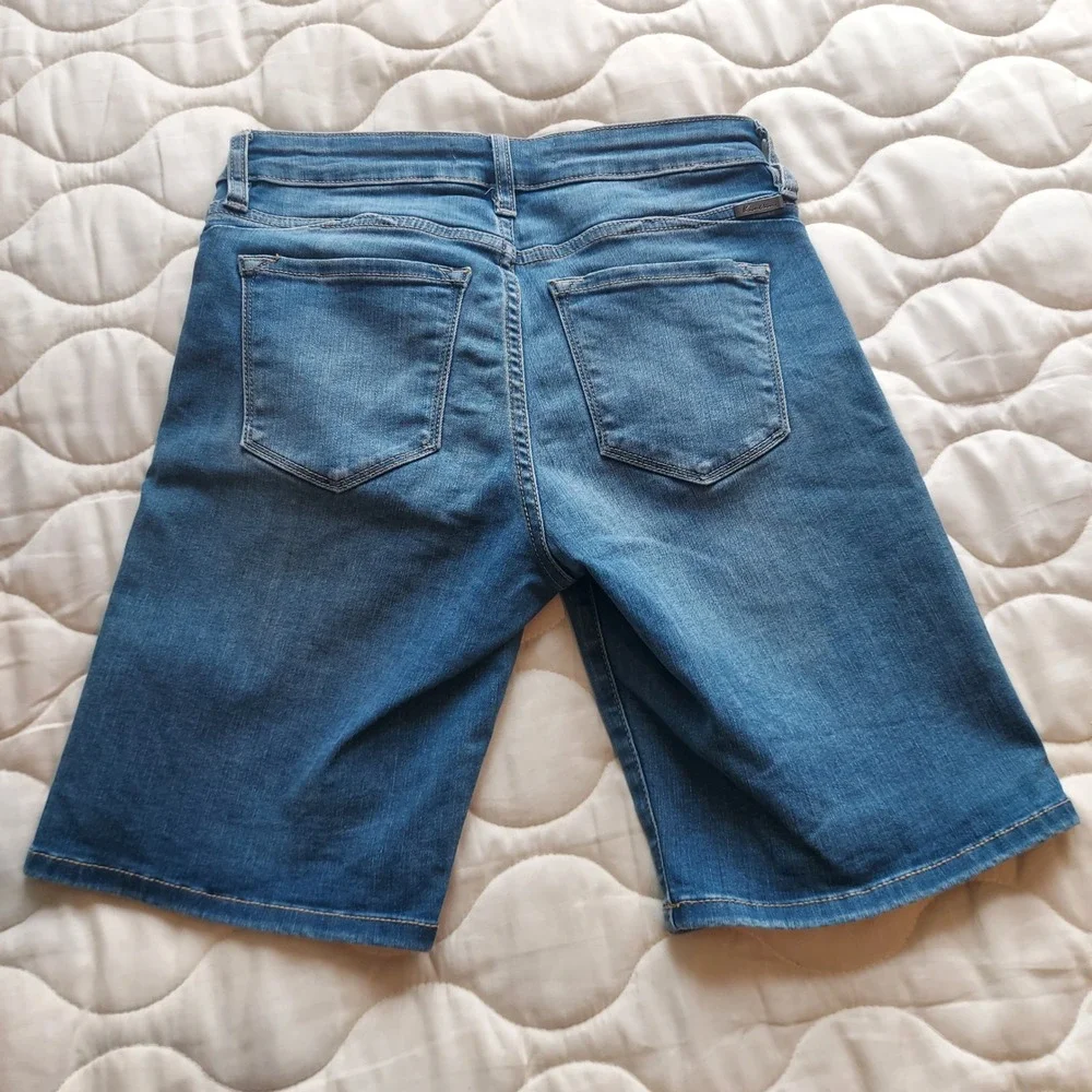 KanCan Medium Wash Denim Bermuda Shorts KC8614M Blue Stretch Mid Rise Size M